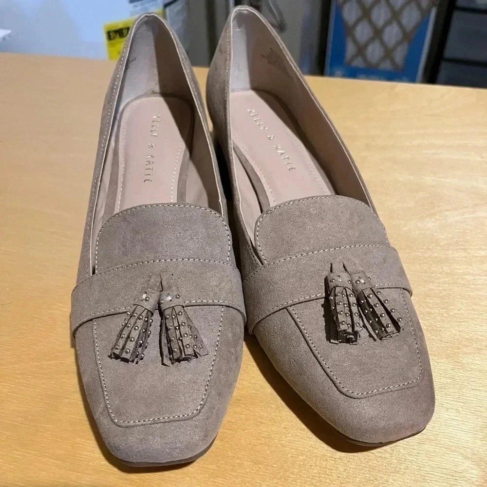 Kelly & Katie Womens Beeka Tan Mules Loafers 9.5 EU 41 Shoes Block Heel Tassle